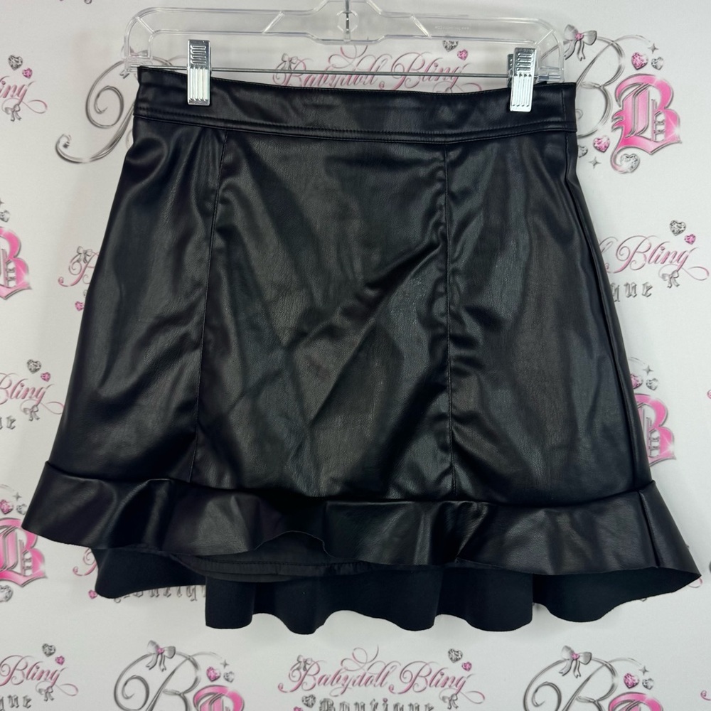 H&M divided skirt ruffle shiny tiered zip up back Black Faux Leather Mini Skirt